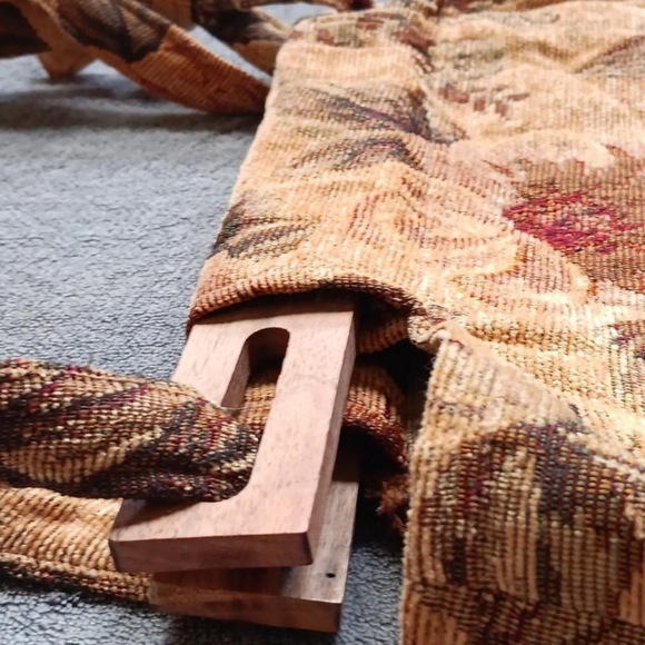 80s 90s Vintage Tapestry Handbag, Shoulder Purse, Floral Woven & Wood, Cottage - Picture 8 of 9